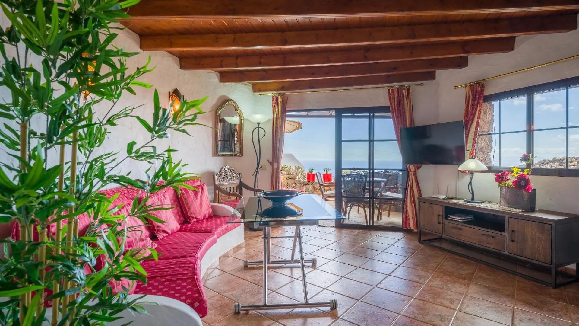 Daire Castillo Lanzarote Villa Bentley - Luxury Villa -Sleep In A Volcanic Cave Tías