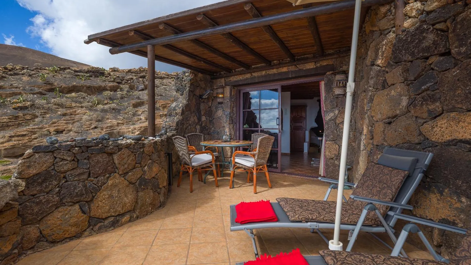 Castillo Lanzarote Villa Bentley - Luxury Villa -Sleep In A Volcanic Cave Tías 0*,  İspanya
