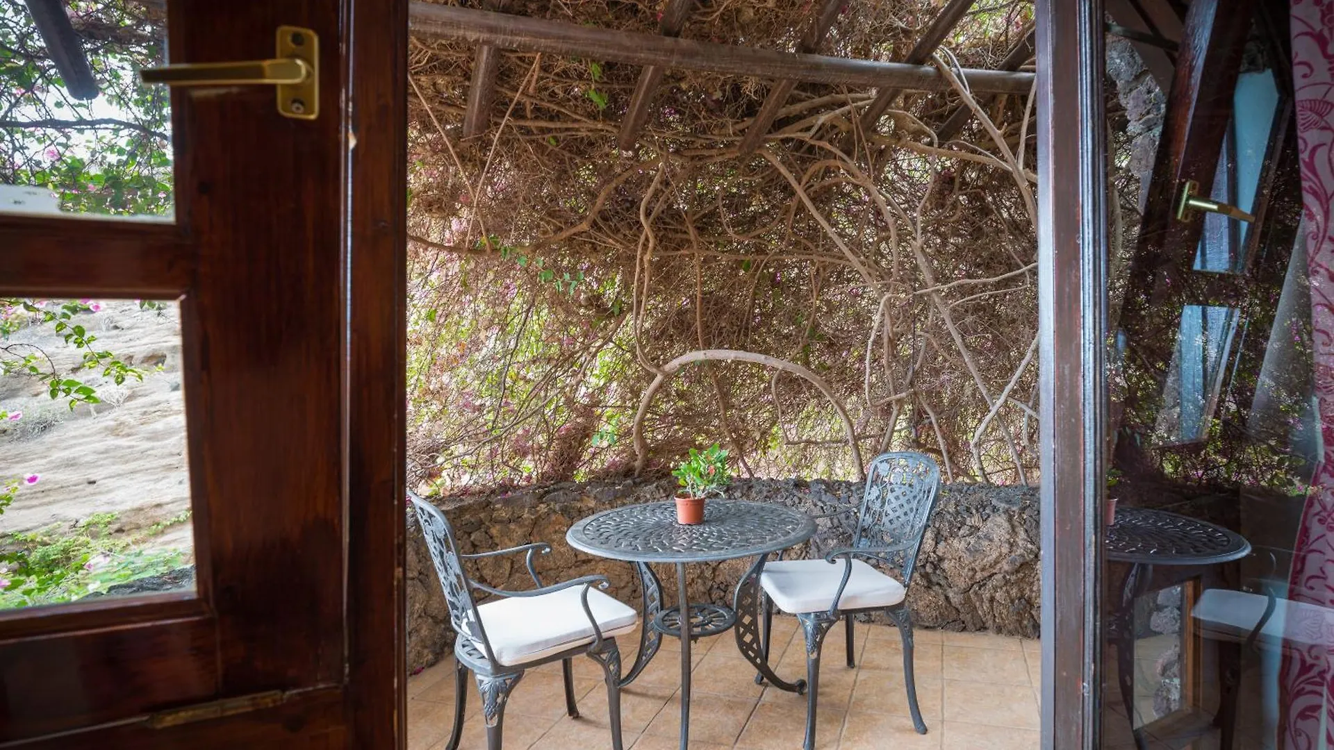 Daire Castillo Lanzarote Villa Bentley - Luxury Villa -Sleep In A Volcanic Cave Tías İspanya