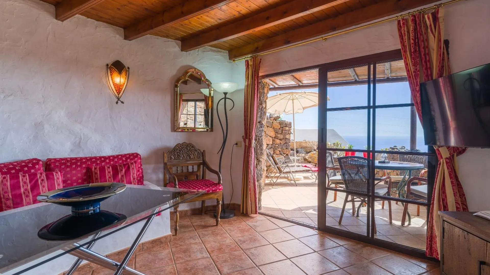 Castillo Lanzarote Villa Bentley - Luxury Villa -Sleep In A Volcanic Cave Tías İspanya