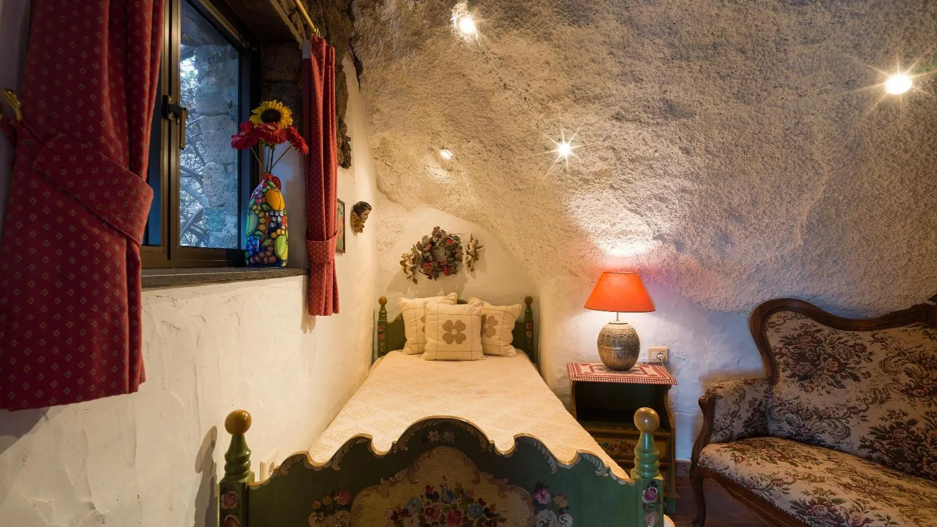 Apartment Castillo Lanzarote Villa Bentley - Luxury Villa -Sleep In A Volcanic Cave Tias Spain
