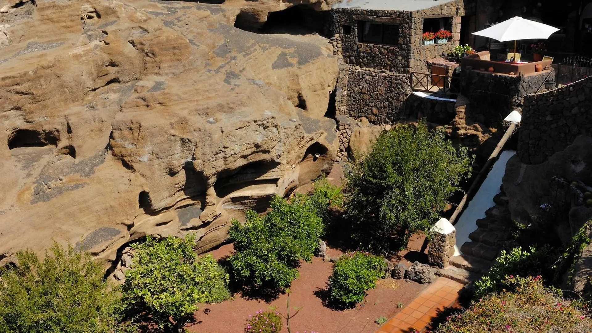 Castillo Lanzarote Villa Bentley - Luxury Villa -Sleep In A Volcanic Cave Tias Spain